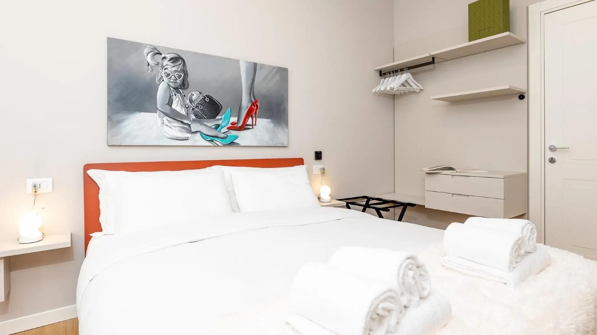Luxurious & Spacious Flats In Duomo Milán